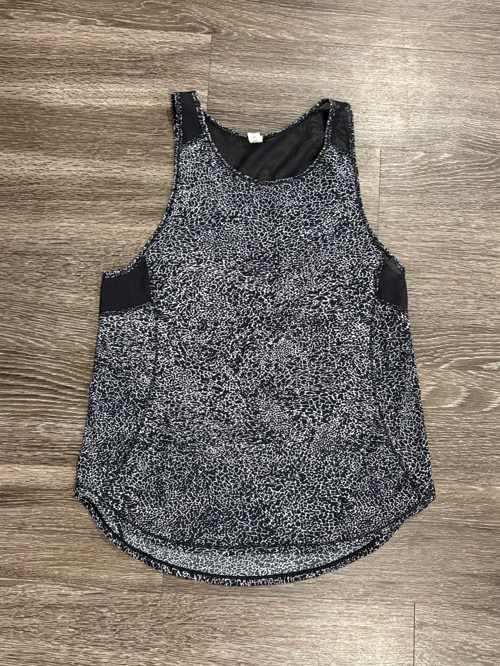 Lululemon Black White Mesh Tank Top Women’s Size 6